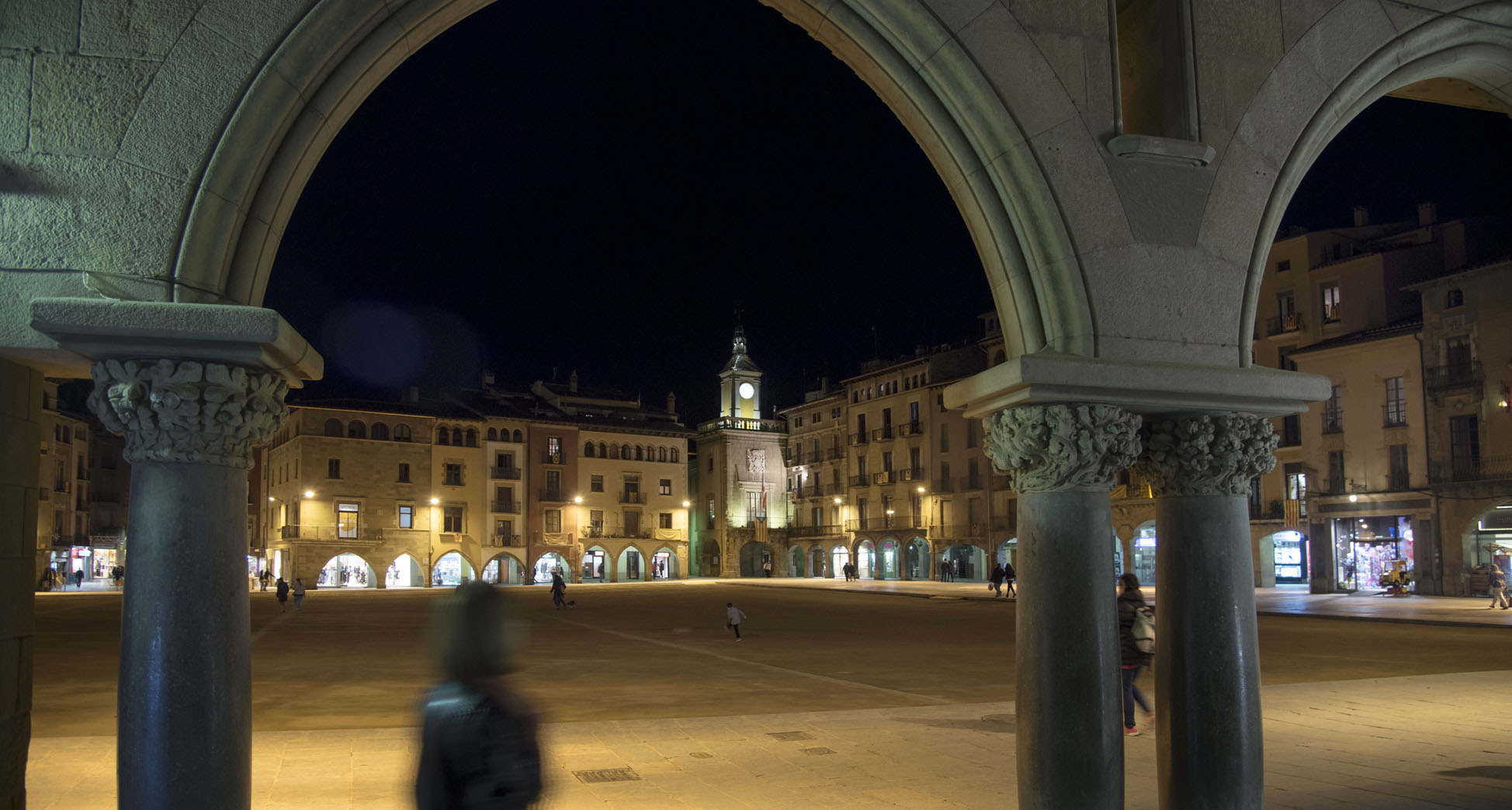 Vespres a la plaça Major